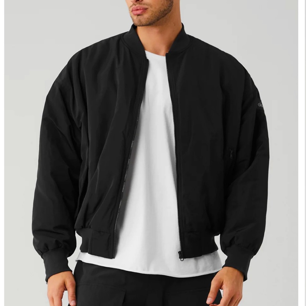 Boy’s Alo Yoga Faux Fur jacket NEW and colors are ivory and black 
size M